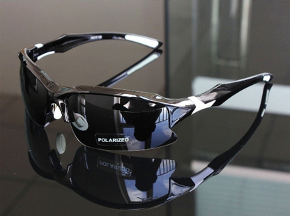 Black and white Comaxsun Outdoor Sport sunglasses