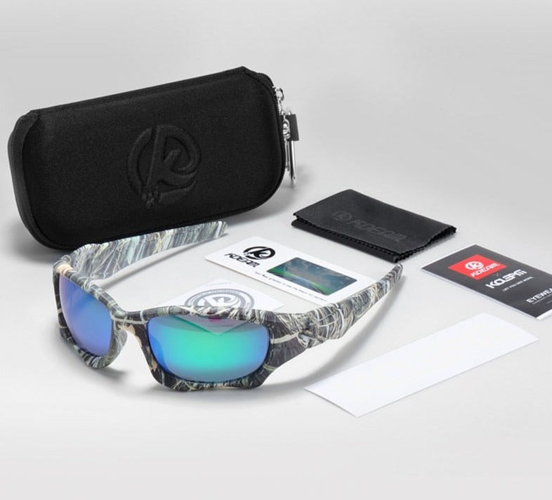 Mirror green lens with camouflage frame KDEAM Cutting-Frame Sport sunglasses displayed with the packaging contents