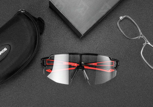 Product display of the RockBros Photochromic Cycling glasses